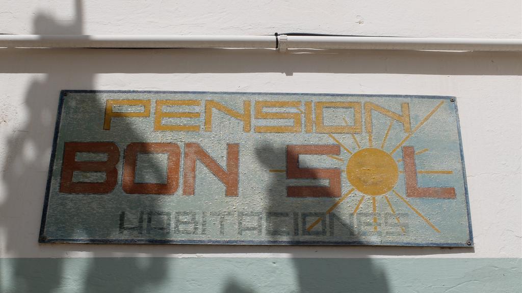 Hostal Bon Sol San Ferrán de ses Roques Exterior foto